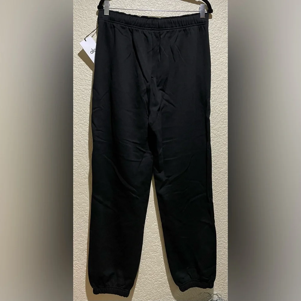 Alo Yoga NWT Accolade Sweatpants Cool Chrome Logo Black, Pockets XS